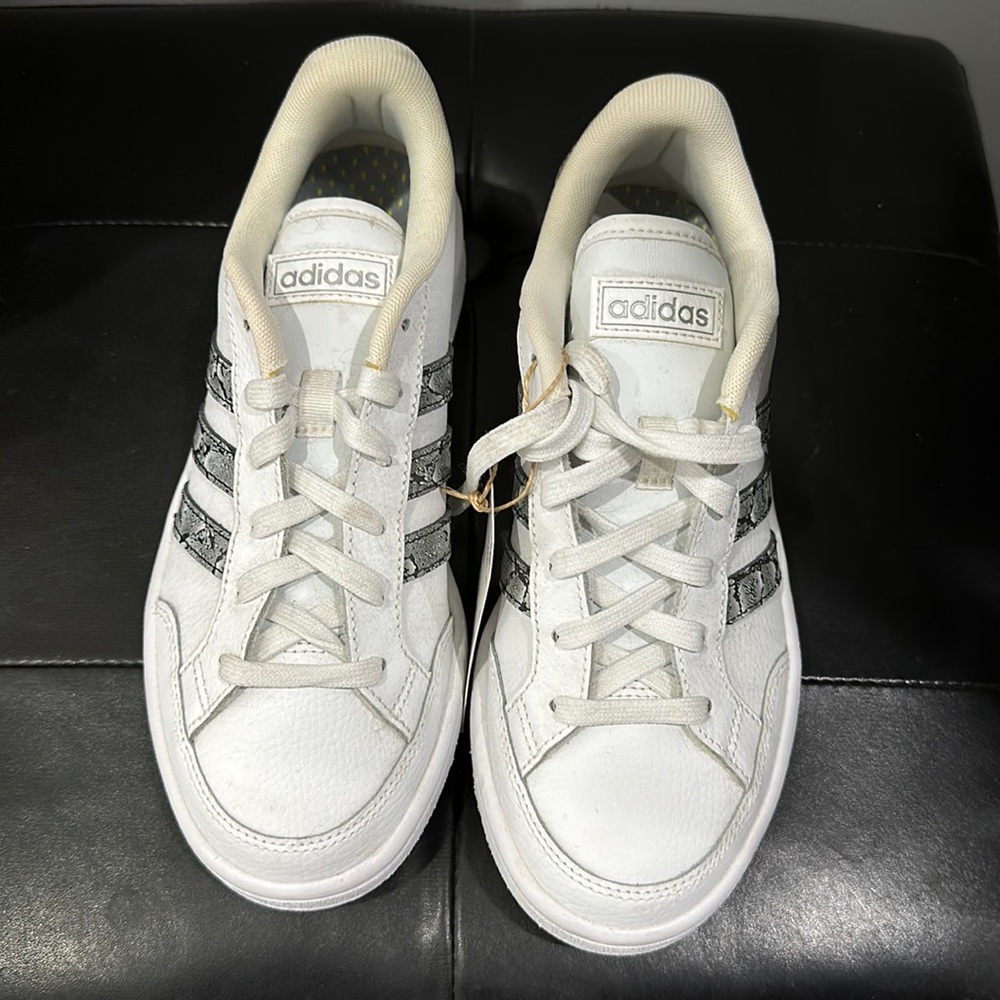 Women’s Adidas Cloudfoam size 6.5